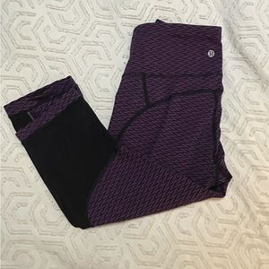 Lululemon Gear Up Crop Purple Black Geometric Leggings Reflective Mesh size 4